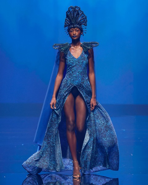 Prenda Única EDICIÓN ESPECIAL PASARELA Vestido Madre Corales Guardianas del Océano.